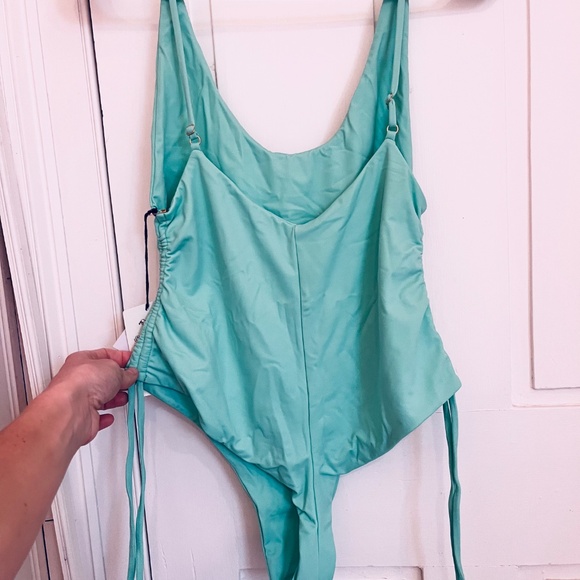 Fused Hawaii Swimsuit - Picture 6 of 6